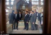 بازدید وزیر امور خارجه از آرامگاه حافظ و سعدی شیرازی