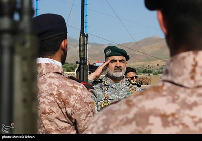 بازدید امیر ایرانی ازپادگان تکاوران نیروی دریایی ارتش
