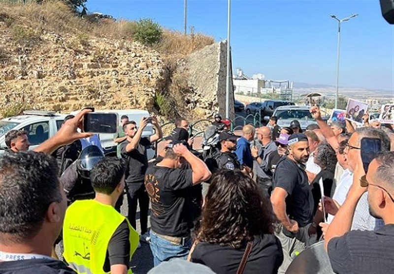 עשרות הפגינו באום אל-פחם: &quot;עצרו את ההשמדה בעזה – שחררו את העצירים הפוליטיים&quot;