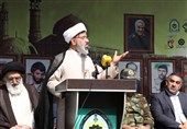 نه دست نیاز دراز میکنیم، نه به کسی اجازه دستدرازی میدهیم