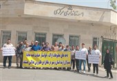 تجمع دکه‌داران مطبوعاتی در اراک؛مدیران صدای اعتراض را بشنوند