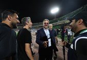نظری جویباری: جباری اگر دوست داشت بماند و اگر نه برود!