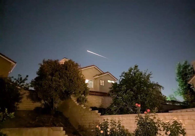 SpaceX Dragon Returns to Earth with Sonic Boom after ISS Mission