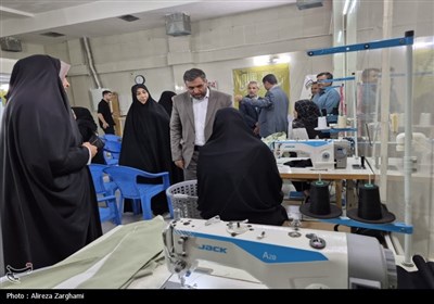 افتتاح مرکز نیکوکاری دوخت لباس امین با حضور مدیرکل کمیته امداد