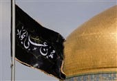 نصب کتیبههای شهادت جوادالائمه(ع) در حرم مطهر رضوی