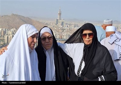صعود معنوی حجاج اردبیلی به قله جبل النور پس از نماز صبح