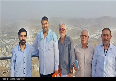 صعود معنوی حجاج اردبیلی به قله جبل النور پس از نماز صبح