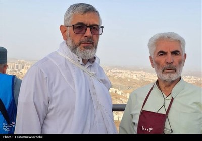 صعود معنوی حجاج اردبیلی به قله جبل النور پس از نماز صبح