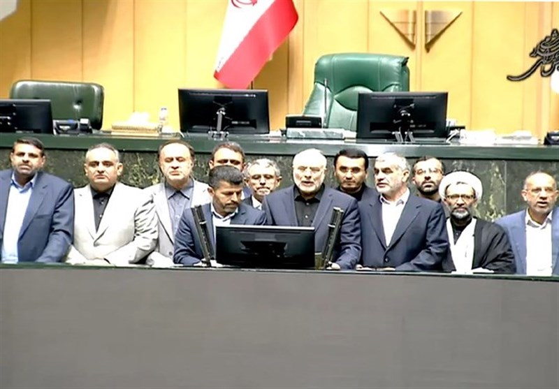 نگاهی به ترکیب جدید هیئت رئیسه مجلس؛ کمترین تغییر در سال دوم
