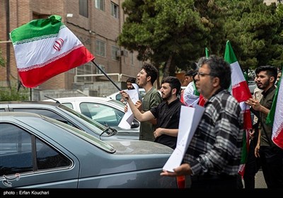 اجتماع دانشجویی در حمایت از حق غنی‌سازی اورانیوم
