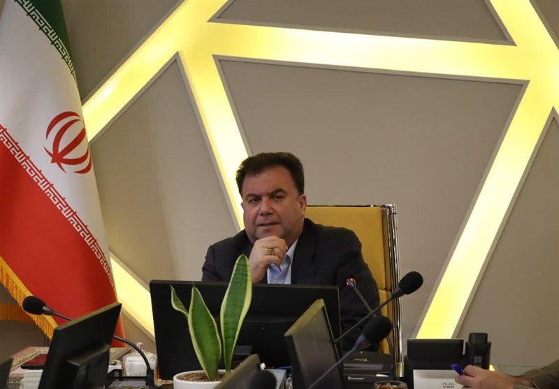 انتقاد از پرداخت حق بیمه صنایع مرکزی در خارج استان مرکزی