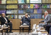 ولایتی یلتقی ممثلی حرکات المقاومة الفلسطینیة