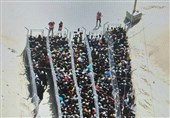 "إلباییس" الإسبانیة: المساعدات الإنسانیة فی غزة أداة سیطرة
