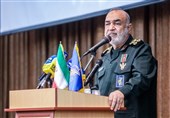 اللواء سلامی: على أمریکا أن تعلم أننا مستعدون لأی سیناریو