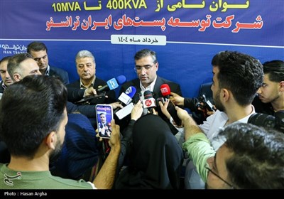 رونمایی از سیستم یکپارچه تجهیزات نیروگاه های خورشیدی - زنجان