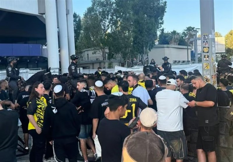 דוחק, פציעות ופריצות בבלומפילד: שוב כישלון של המשטרה בניהול אירועי ספורט