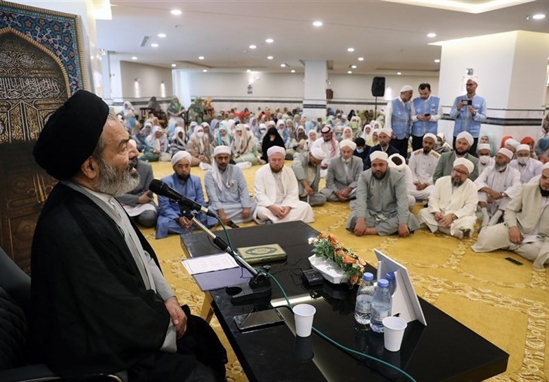 حجة الإسلام نواب: وحدة الشیعة والسنة فی إیران یمکن أن تکون نموذجًا للعالم الإسلامی