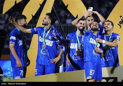 استقلال بطلاً لکأس إیران لکرة القدم