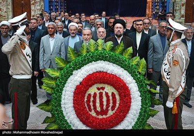 تجدید میثاق کارکنان وزارت امور خارجه با آرمان‌های امام خمینی (ره)
