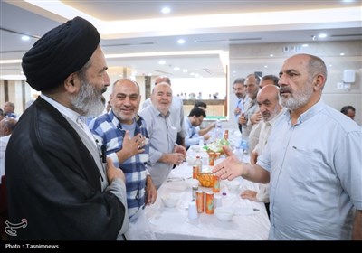 دیدار صمیمی سرپرست حجاج ایرانی با زائران کشورمان در مکه مکرمه