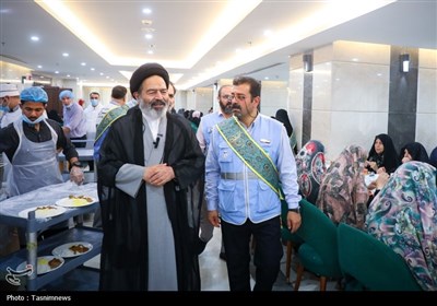 دیدار صمیمی سرپرست حجاج ایرانی با زائران کشورمان در مکه مکرمه