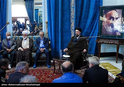 دیدار اعضای ستاد مرکزی بزرگداشت امام خمینی(س) با حجت الاسلام و المسلمین «سید حسن خمینی» یادگار امام(ره)