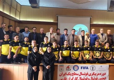 فارس،ورزش،استان،دوره،مربيگري،فجر،مربيان،اهميت،فوتبال،تيم،پيرواني