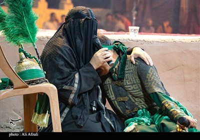 تعزیه شهادت حضرت علی‌اکبر(ع) در شب پنجم سوگواره ملی تعزیه ده زیار