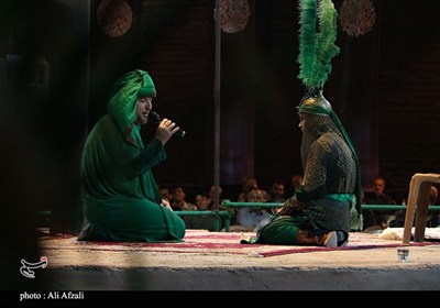 تعزیه شهادت حضرت علی‌اکبر(ع) در شب پنجم سوگواره ملی تعزیه ده زیار