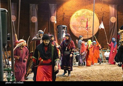 تعزیه شهادت حضرت علی‌اکبر(ع) در شب پنجم سوگواره ملی تعزیه ده زیار