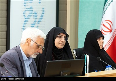 رونمایی از تقریظ رهبر انقلاب بر کتاب روح‌الله
