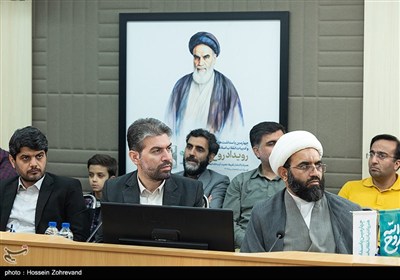 رونمایی از تقریظ رهبر انقلاب بر کتاب روح‌الله
