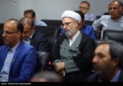 گردهمایی موسسات فعال در اموزش زبان فارسی