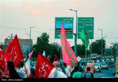 ورود کاروان‌های پیاده‌روی زائران حرم امام به قزوین