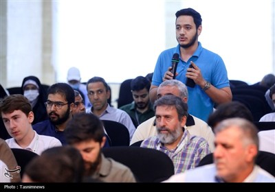 نشست صمیمی با نوجوانان و جوانان حاضر در حج 1404