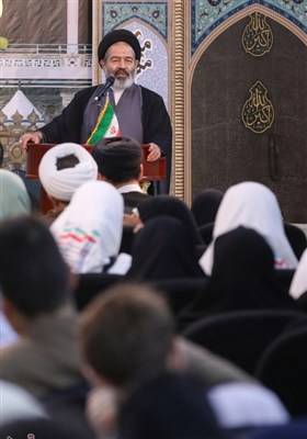 نشست صمیمی با نوجوانان و جوانان حاضر در حج 1404