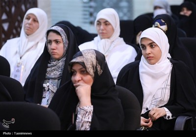 نشست صمیمی با نوجوانان و جوانان حاضر در حج 1404