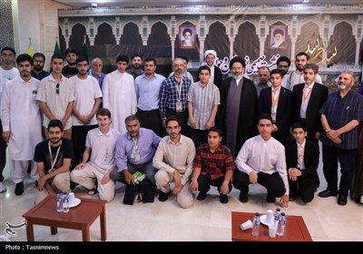 نشست صمیمی با نوجوانان و جوانان حاضر در حج 1404