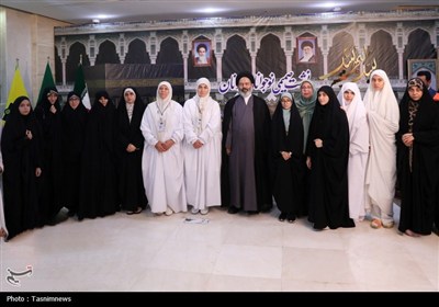 نشست صمیمی با نوجوانان و جوانان حاضر در حج 1404