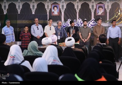 نشست صمیمی با نوجوانان و جوانان حاضر در حج 1404