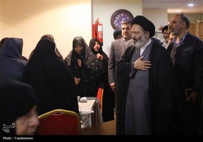 دیدار صمیمی سرپرست حجاج ایرانی با زائران کشورمان در مکه مکرمه