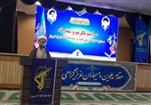 انقلاب اسلامی بر اساس مکتب سیاسی امام راحل است
