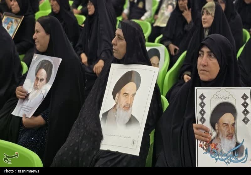 اعزام ۱۰ هزار نفر زائر از فارس برای حضور در سالگرد امام(ره)