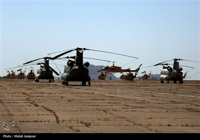 انضمام 10 مروحیات معاد تأهیلها إلى أسطول طیران الجیش الإیرانی