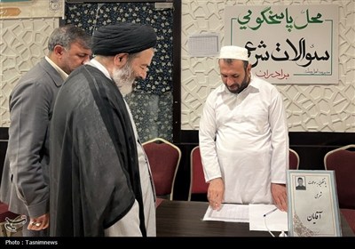 حجة الإسلام نواب یلتقی بالحجاج الإیرانیین فی مکة المکرمة