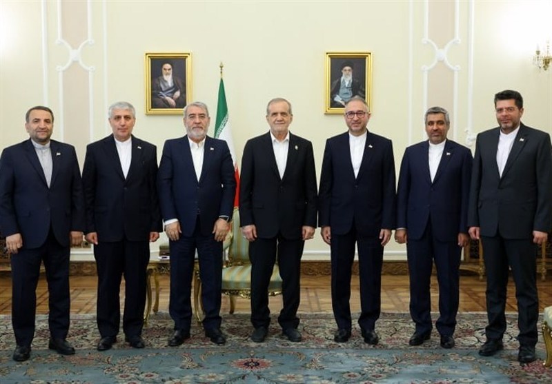  دیدار ۶ سفیر جدید ایران با پزشکیان 