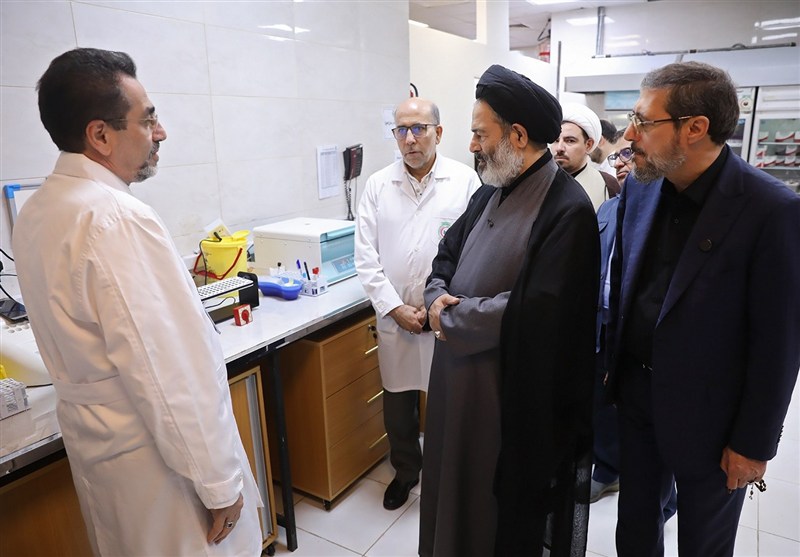 بازدید سرپرست حجاج ایرانی از مرکز پزشکی حج و زیارت در مکه