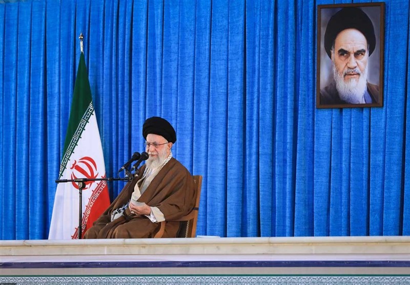  رهبر انقلاب در مراسم بزرگداشت سالگرد امام (ره) حضور یافتند 