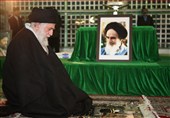 امام خامنه‌ای مانند امام خمینی (ره) مردم‌دار است