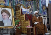 قیام 15 خردا پایههای طاغوت را سست کرد